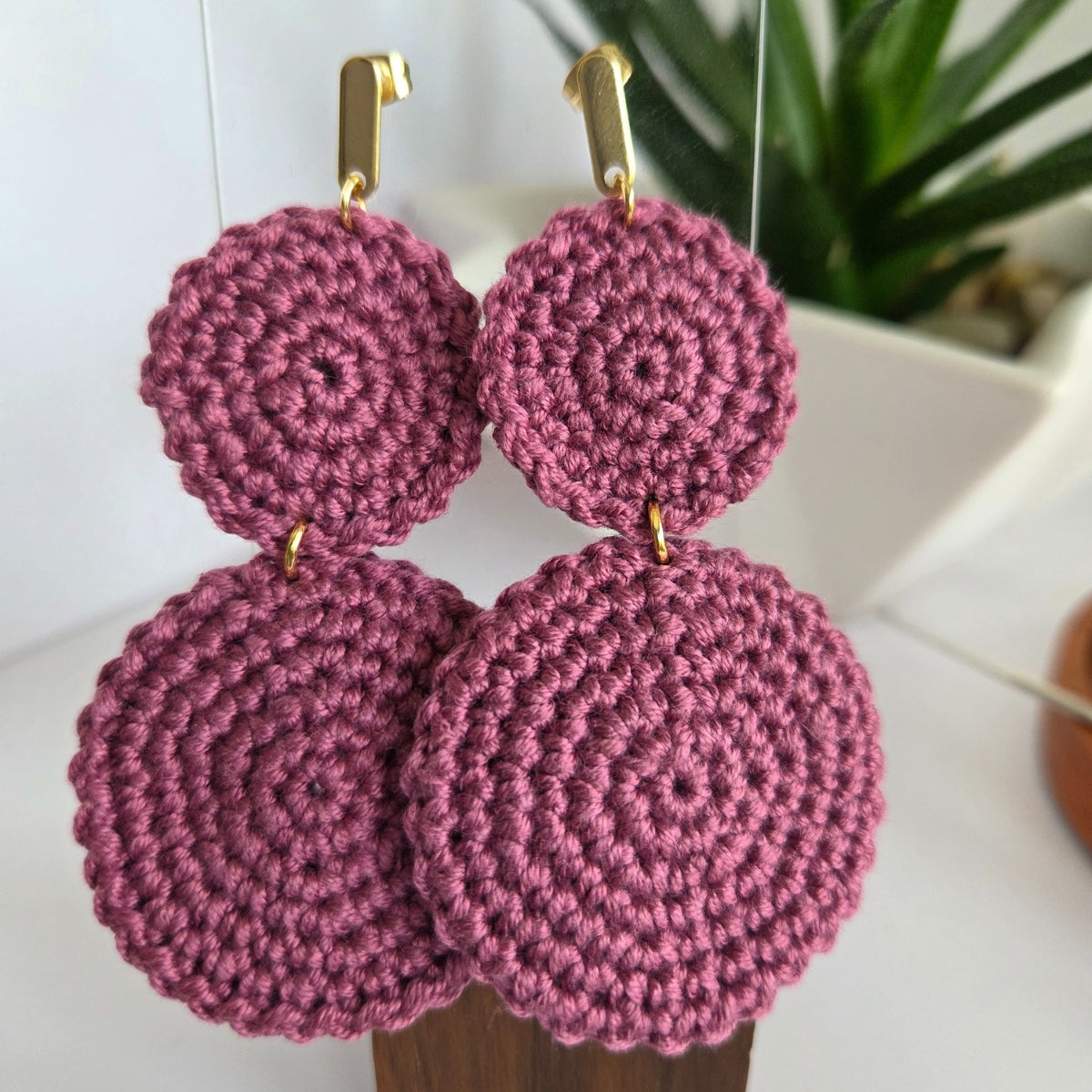 Dusty rose neutral color earthy tone fashion earring with gold-plated and double round dangling earring
