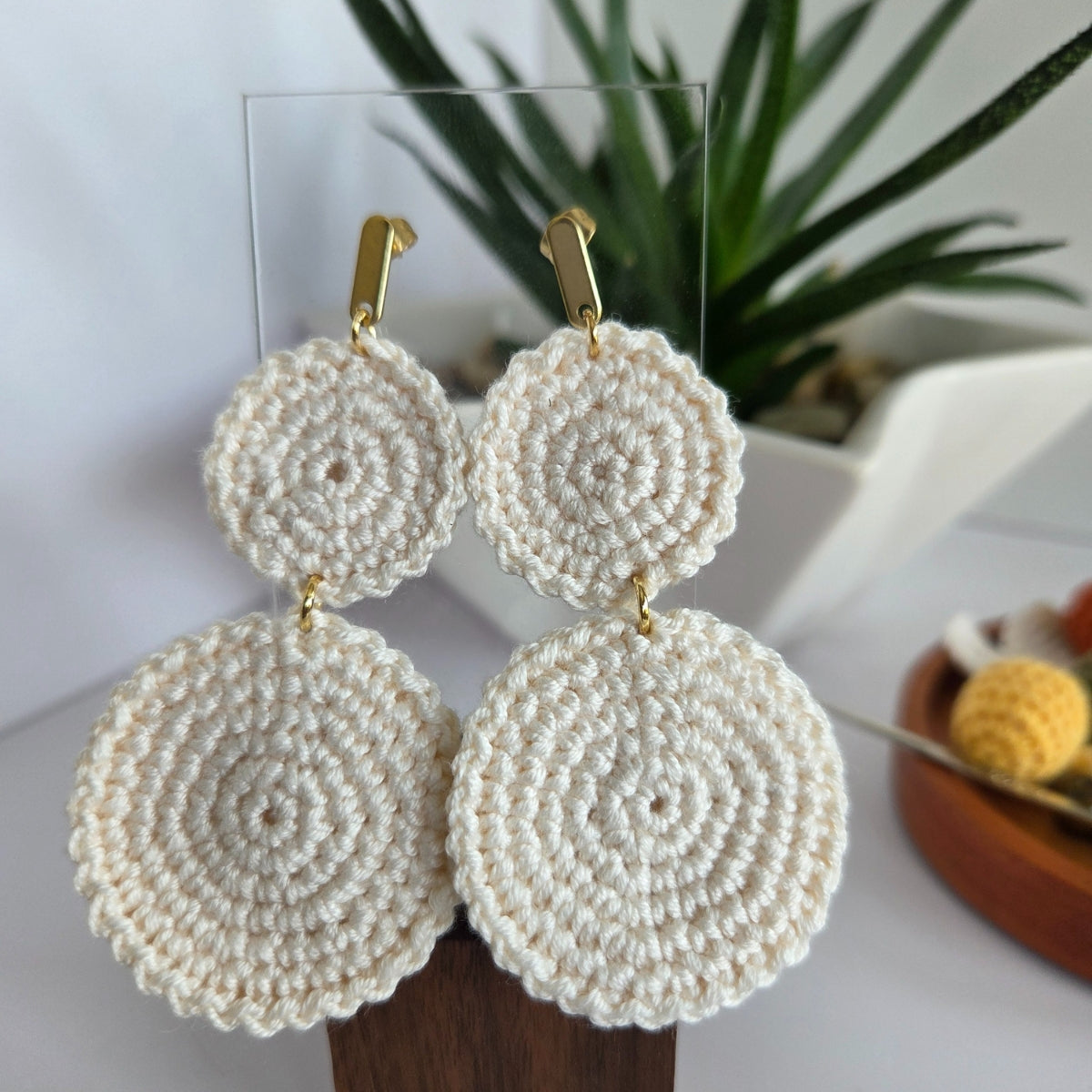 Gold-plated crochet earring in double circle crochet handmade